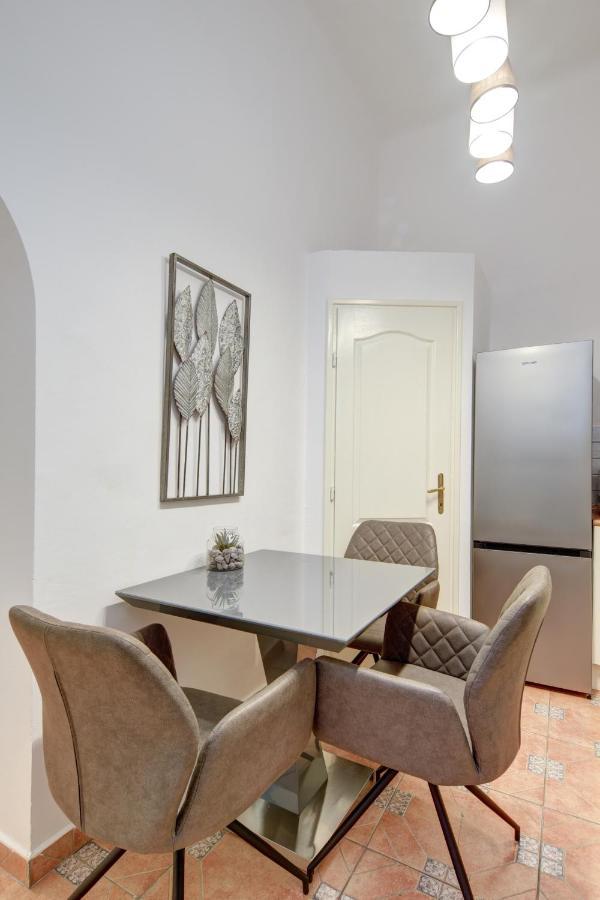Free Garage Parking, Ac And Bikes In The Downtown Apartment บูดาเปสต์ ภายนอก รูปภาพ